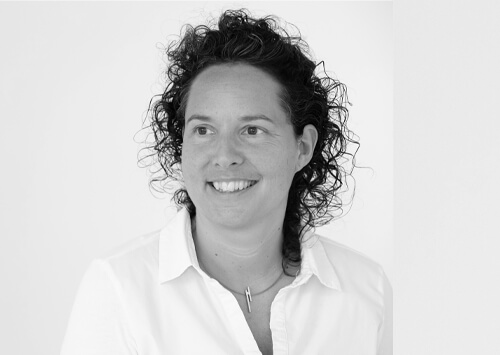 Dr. Zanna van der Aa